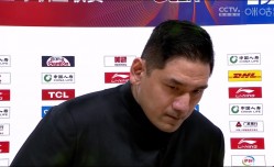 钟诚：球队这赛季一直被伤病困扰 姜伟泽这场比赛应该是崴脚了