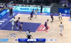 一飞冲天！里勒抢断反击送妙传 朱松玮接球腾空暴起双手灌筐