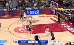 艰难止血！徐杰侧翼三分颠进篮筐 帮助广东咬住比分